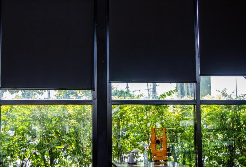 Installation de stores &agrave; Carantilly, optez pour le confort optimal