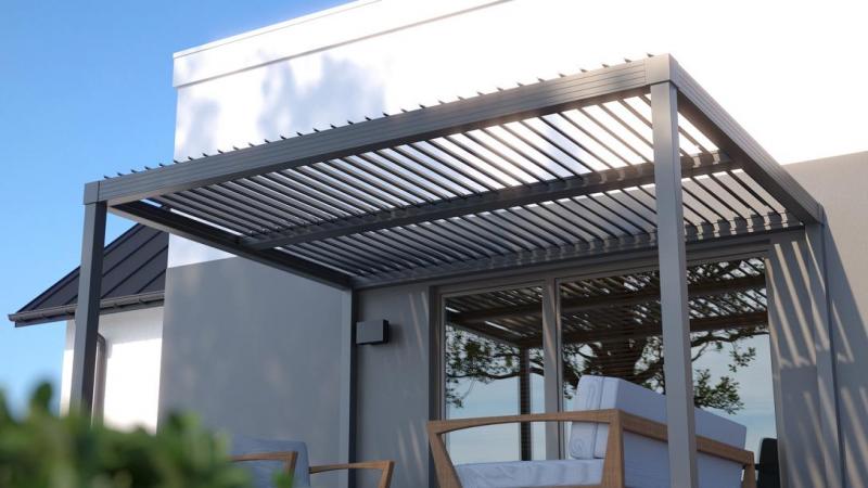 Installer une pergola bioclimatique pr&egrave;s de Saint-L&ocirc;, ce qu'il faut savoir avant de se lancer